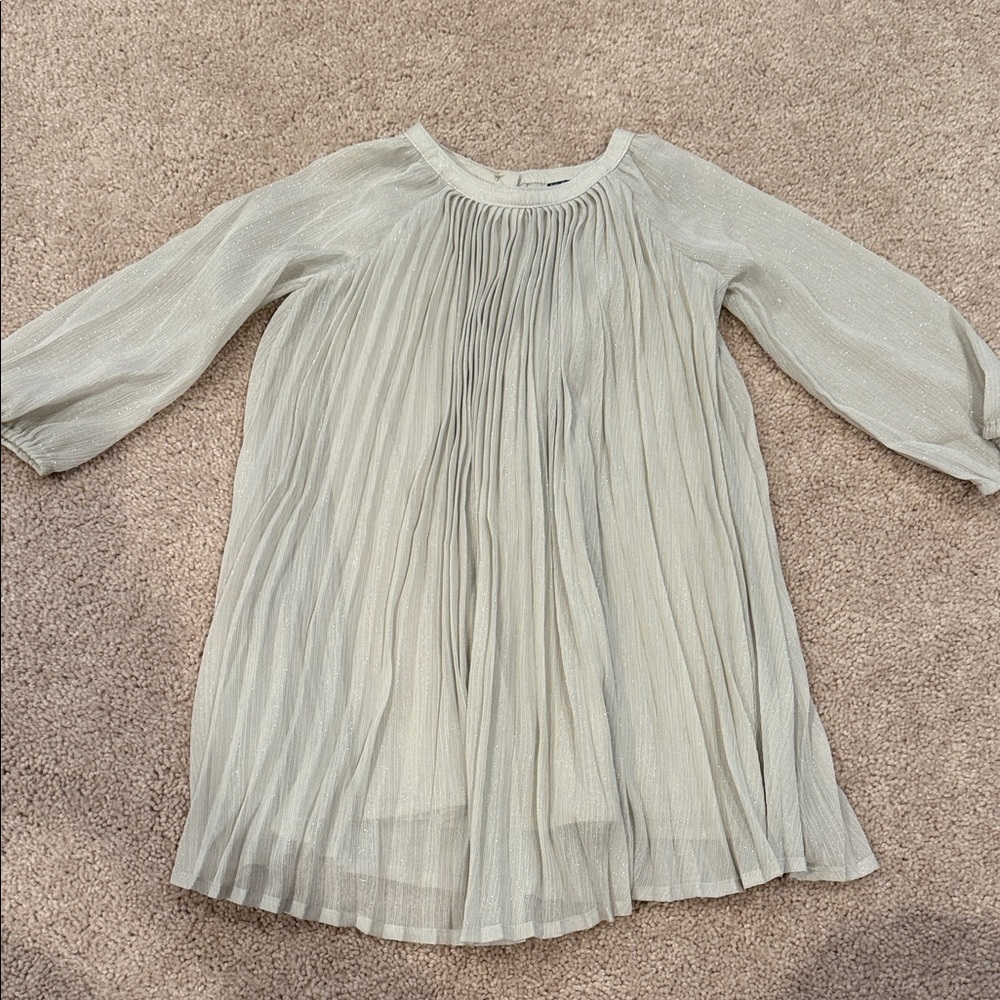 Elegant Pleated Dress in Light Gray